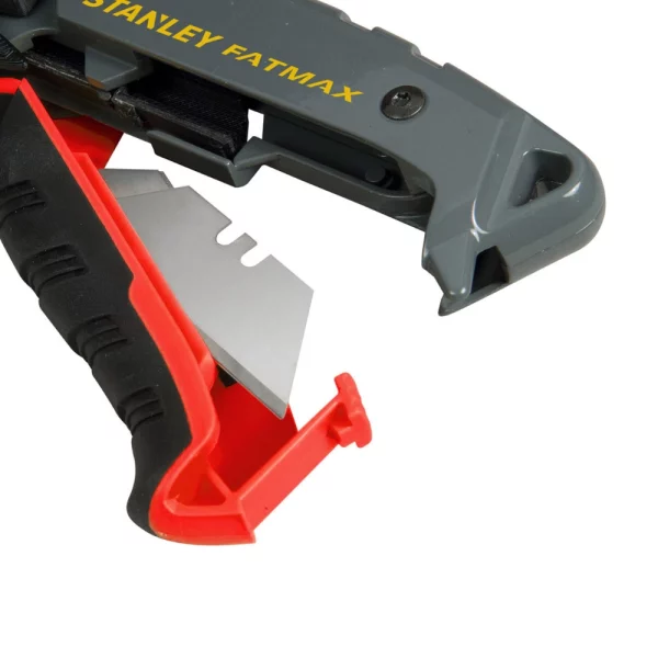 STANLEY FATMAX Self-Retracting Safety Utility Knife with 5 Blades | 0-10-242 - Image 5