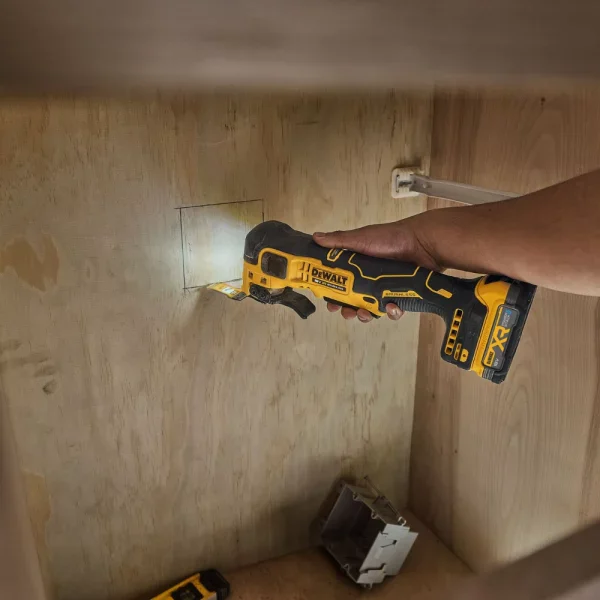 DEWALT 18V Brushless Oscillating Multi-Tool | DCS358NT - Image 9